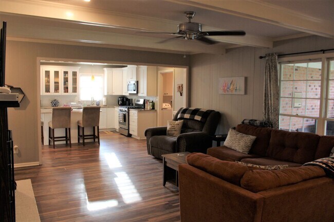 Foto del edificio - Home for Rent in Montgomery