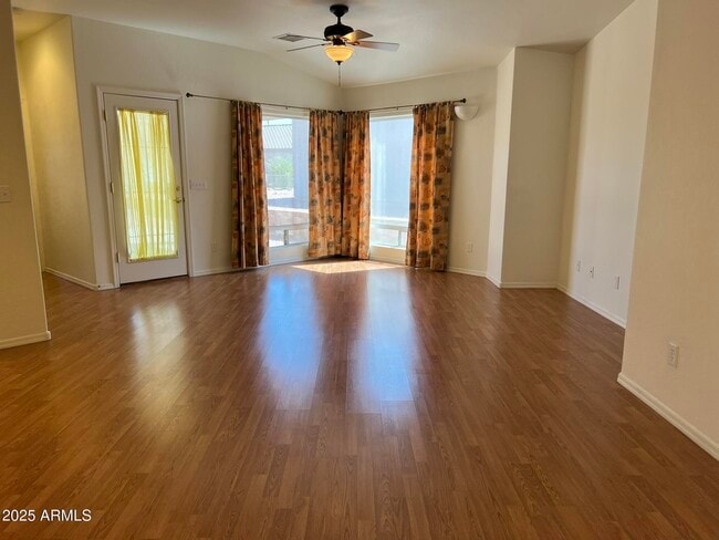 Building Photo - 4872 E Meadow Vista Dr