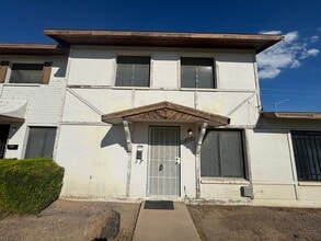 Building Photo - 4604 N 71st Ln