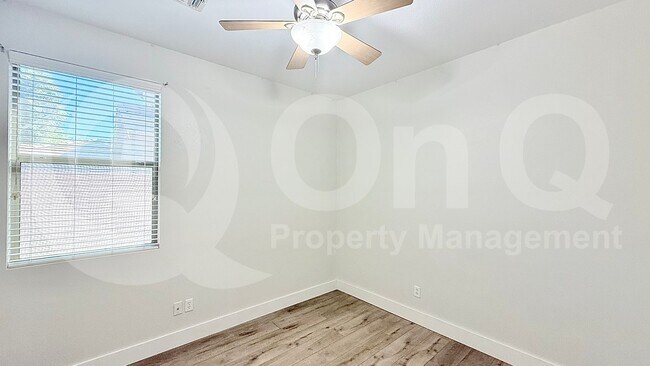 Foto del edificio - 4214 S Snowcap Dr