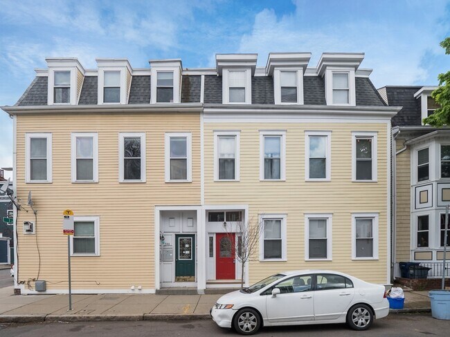 Foto del edificio - 546 E 8th St