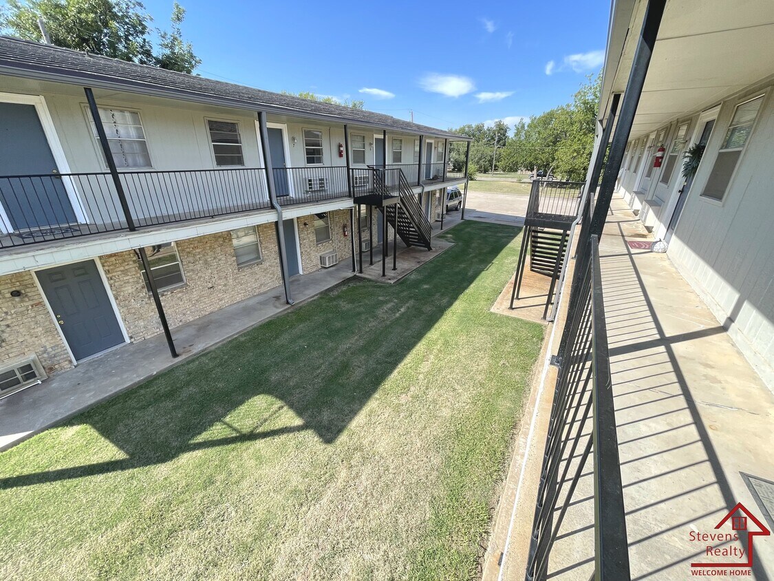 Foto principal - 1502 NW Kingsbury Ave