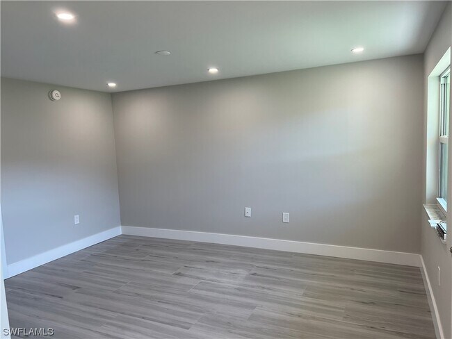 Building Photo - 3325 Arpt Rd S