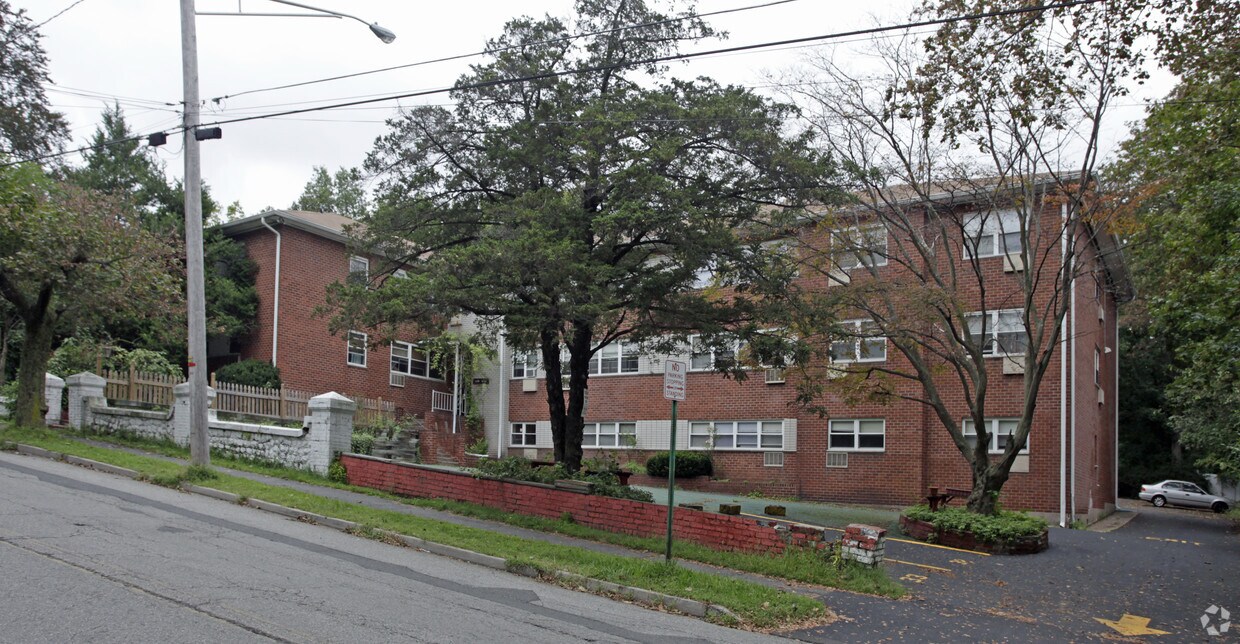 Foto del edificio - 15 W Funston Ave