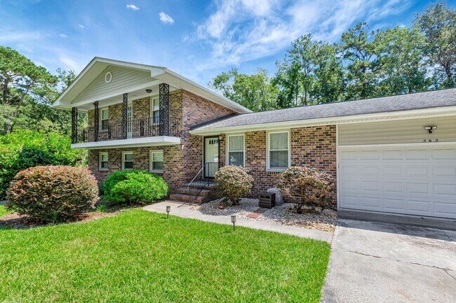 Foto del edificio - Charming Summerville Home in Quail Arbor