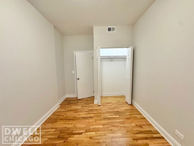 Foto del edificio - 3142 W Belden Ave