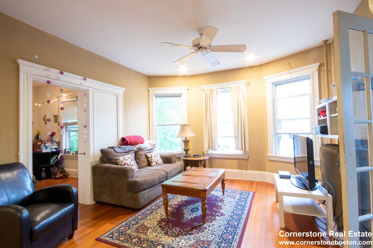 Foto principal - 142 Calumet St