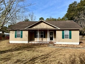 Building Photo - 454 Lake Dr