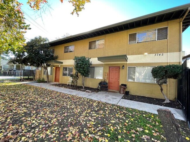 Foto del edificio - 3742 4th Ave