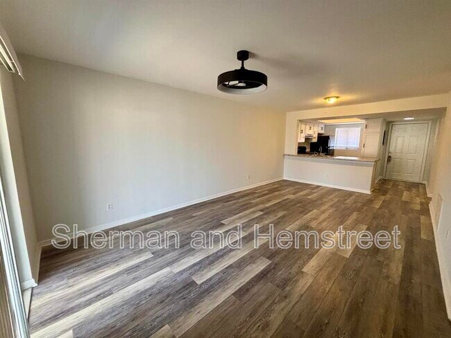 Foto del edificio - 607 Windsong Cir