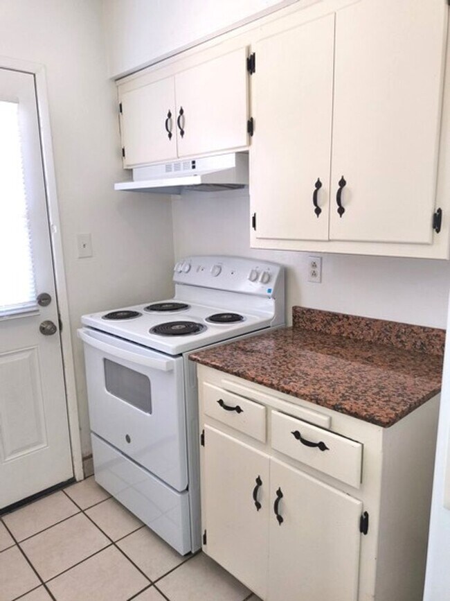Foto del edificio - 1 bedroom apartment in Guadalupe + $150 Gift card upon move in