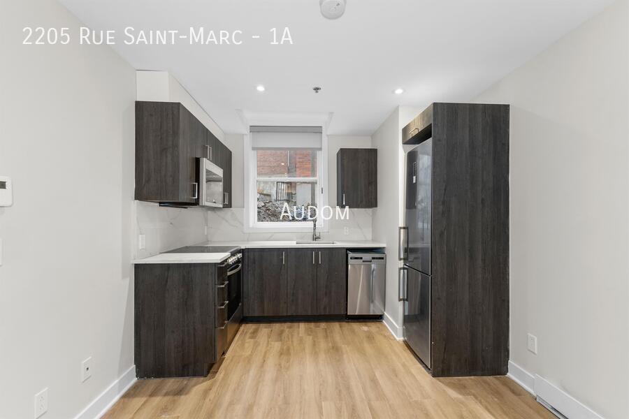 Primary Photo - 2205 Rue St Marc