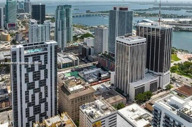 Foto del edificio - 151 SE 1st St