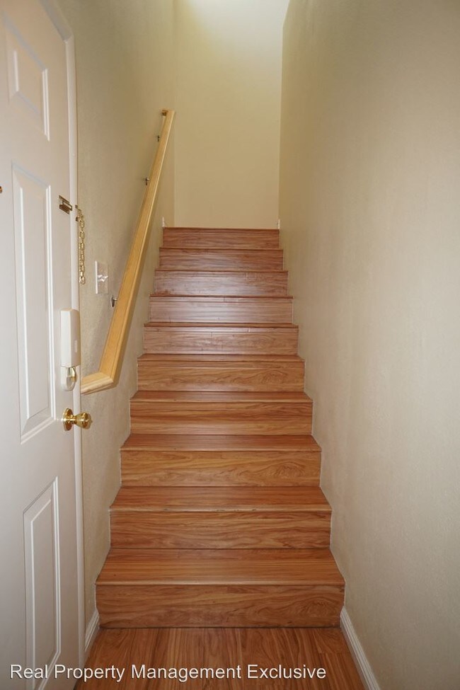 Foto del edificio - 1340 Grass Creek Ave