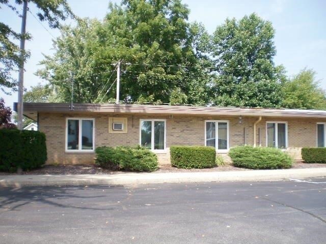 Building Photo - 952 W Walnut St