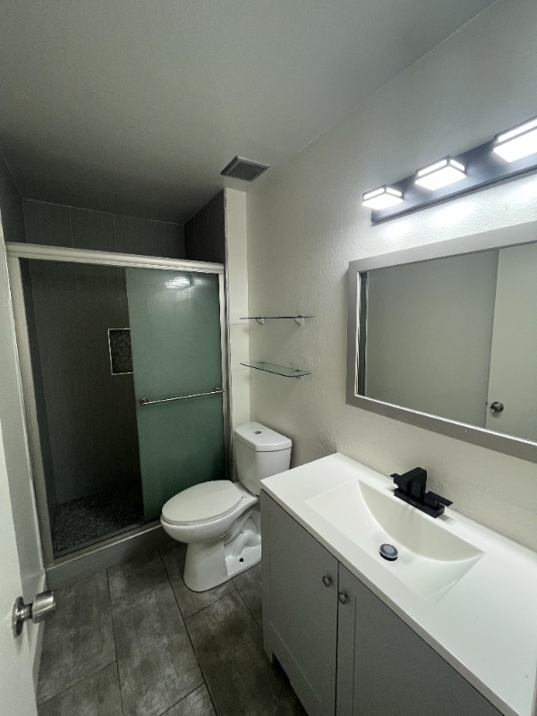 Building Photo - 114 Damsen Dr