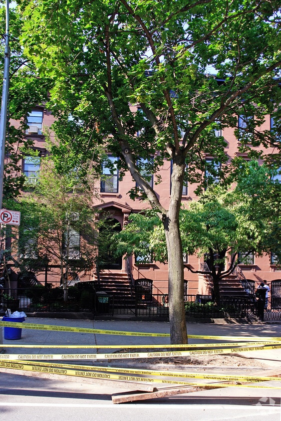 Building Photo - 378 3rd St