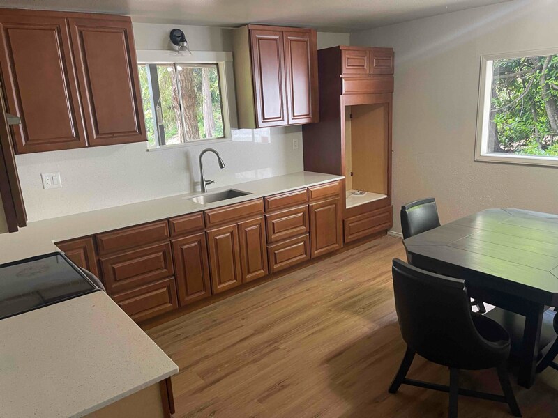 Foto principal - 1332 206th Ave NE