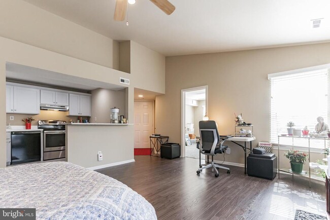 Building Photo - 26022 Beacon Hill Dr