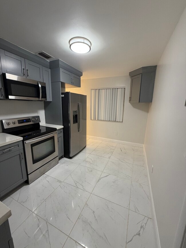 Foto del edificio - 815 SW 5th Ct