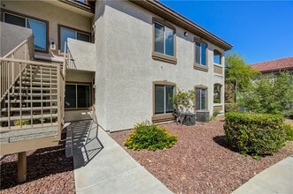 Building Photo - 2305 W Horizon Ridge Pkwy