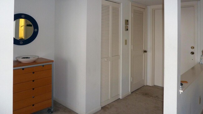 Foto del edificio - 6895 Willow Wood Dr