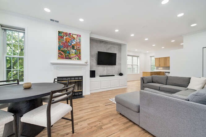 Foto principal - 1640 W Diversey Pkwy