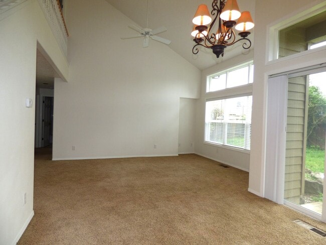 Building Photo - 3 Bed 2 bath home in North Salem!