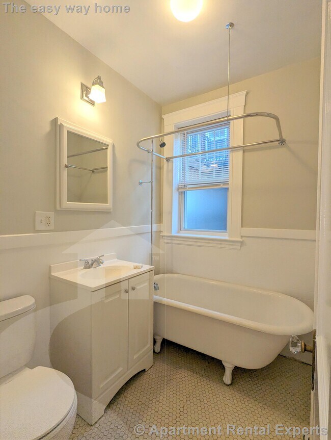 Foto del edificio - 156-158 Summer St Unit #309