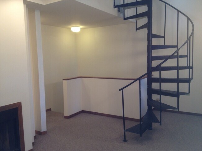 Foto del edificio - 2652 N Wayne Ave