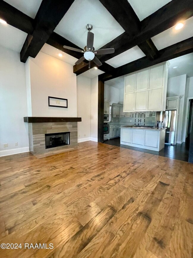 Building Photo - 218 Brightwood Dr