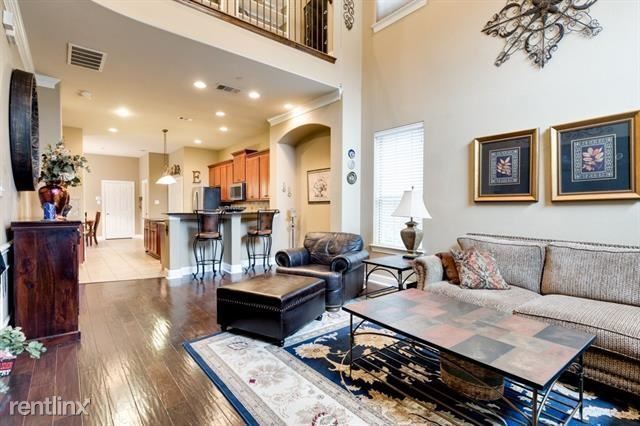 Building Photo - 3 br, 2 bath Townhome - 8632 Pauline St