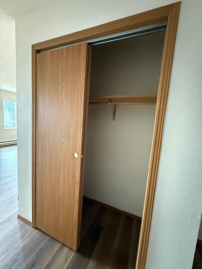 Building Photo - 319 1st St NW