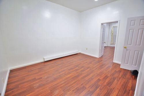 Building Photo - 723 Chauncey St