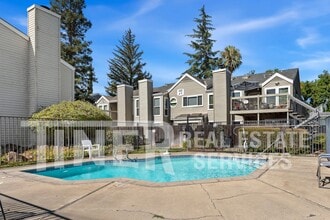 Building Photo - 1533 Hood Rd