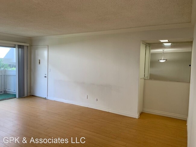 Building Photo - 3646 Mentone Ave