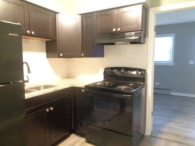 Building Photo - 1340 N Main St