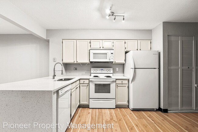 Building Photo - 2 br, 1 bath House - 812 S Vance St #A
