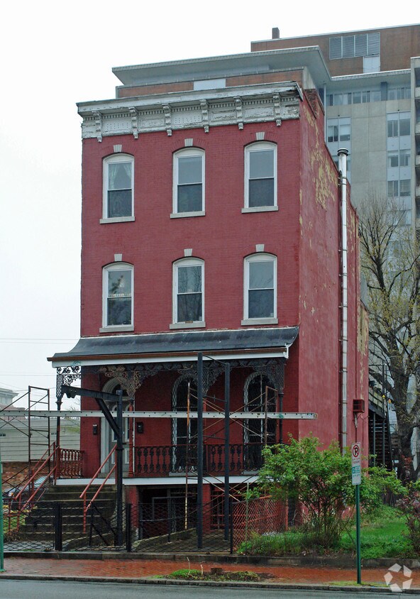 Primary Photo - 307 W Grace St