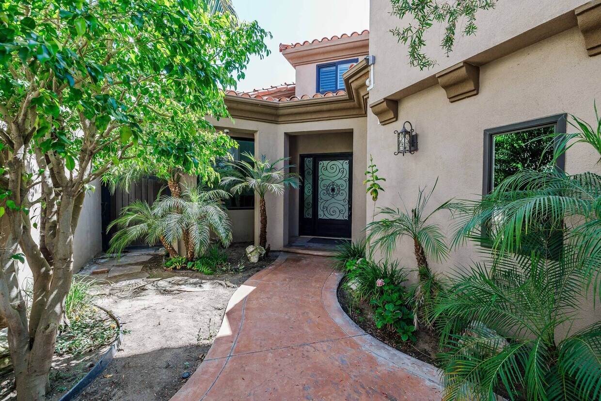 Foto principal - 1554 Mathews Ave