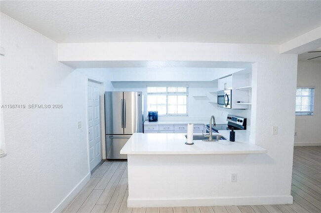Foto del edificio - 350 NW 19th Terrace