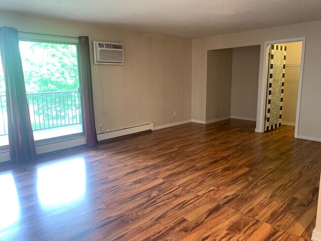 Foto del edificio - 12968 Nicollet Ave