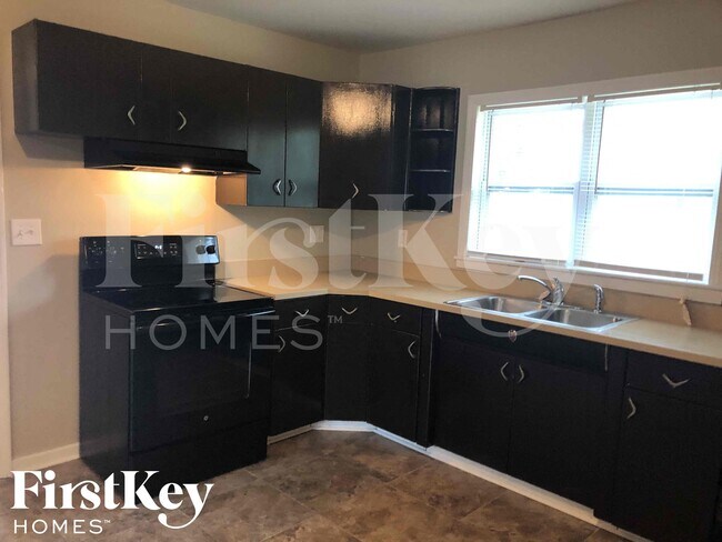 Foto del edificio - 901 Elizabeth Dr