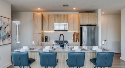 Building Photo - 3700M