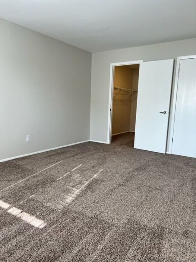 Foto del edificio - 109 Scarborough Ct I4 Chesterton, IN 46304