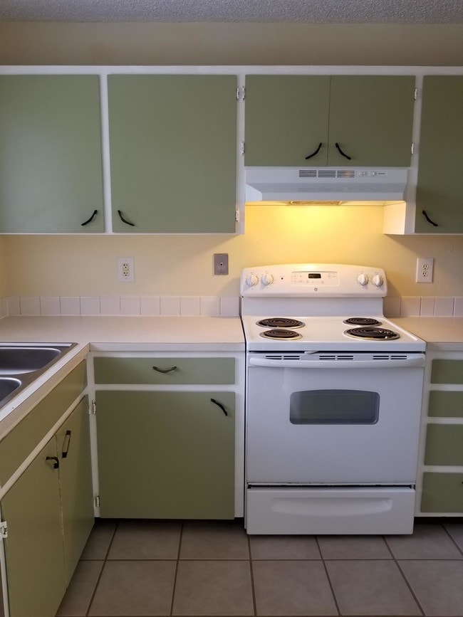 Building Photo - 509 Constitution Ave S