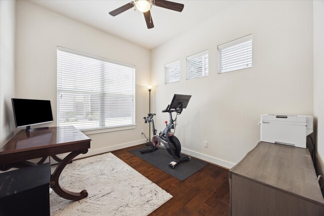 Building Photo - 8806 Hollister Pine Ct