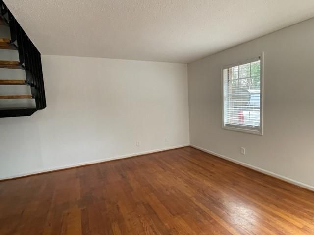 Building Photo - 3882 Parklane Dr