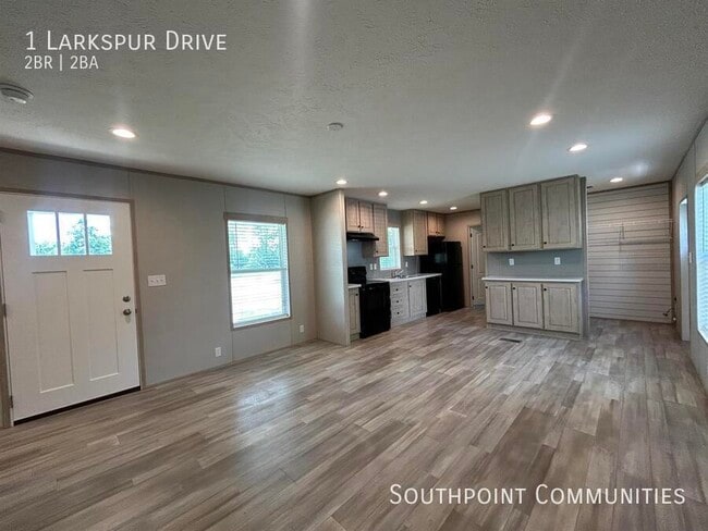 Building Photo - 1 Larkspur Dr