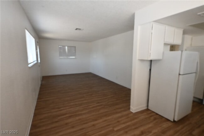 Building Photo - 2301 Stewart Ave